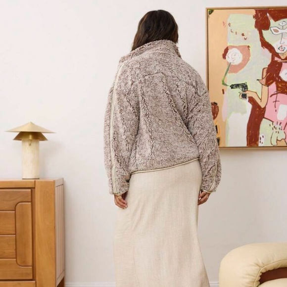 ❤️🔥 PLUS Teddy Jacket ❤️🔥 - Picture 2 of 5